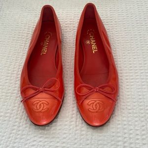 Chanel Coral Pink Patent Leather CC Bow Ballet Flats Size 37.5.